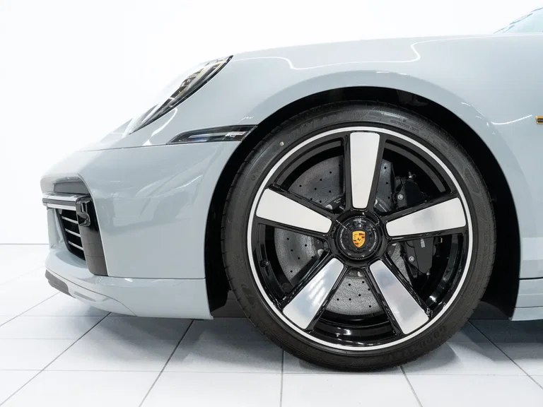 Porsche 992 Sport Classic