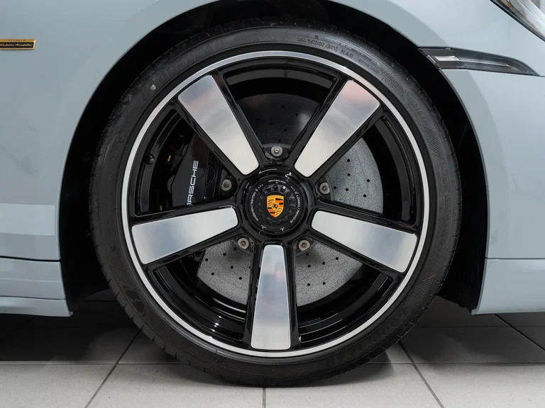 Porsche 992 Sport Classic