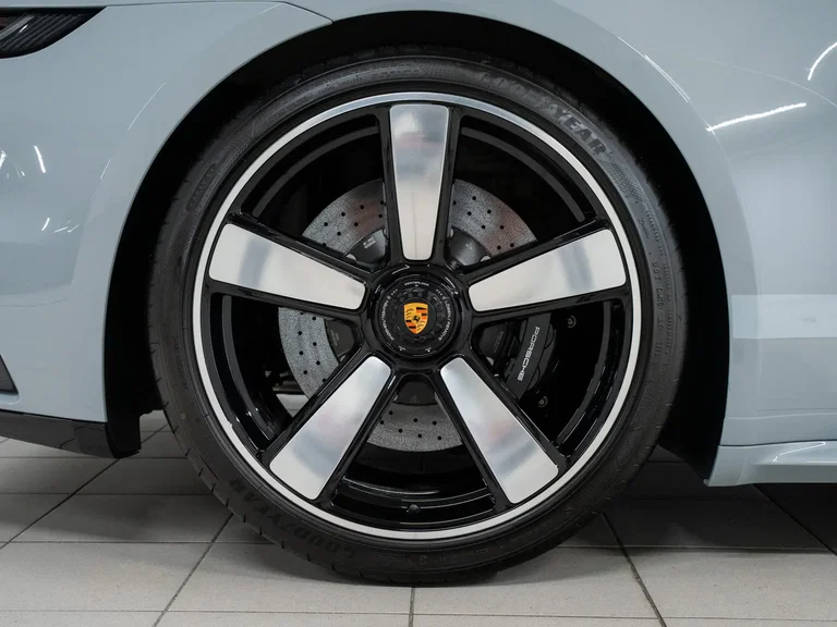 Porsche 992 Sport Classic
