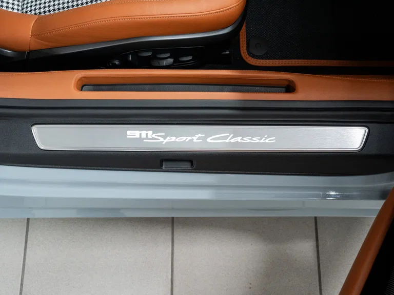 Porsche 992 Sport Classic