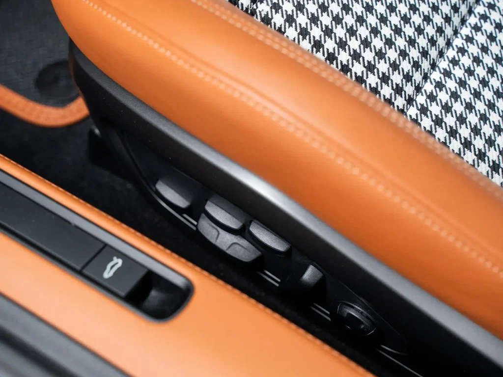 Porsche 992 Sport Classic