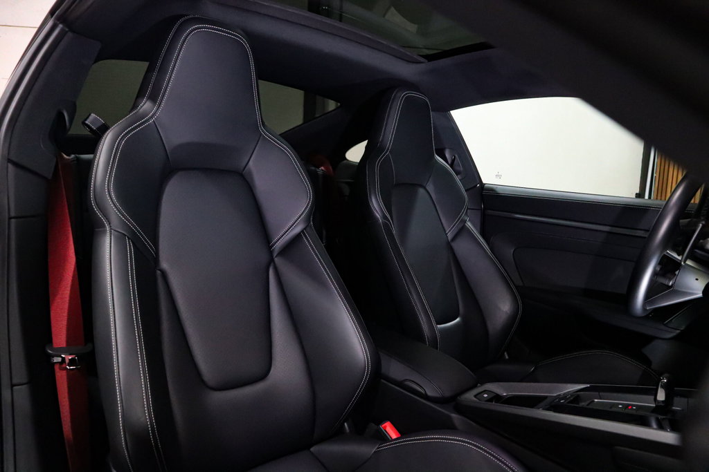 Porsche 992 Carrera
