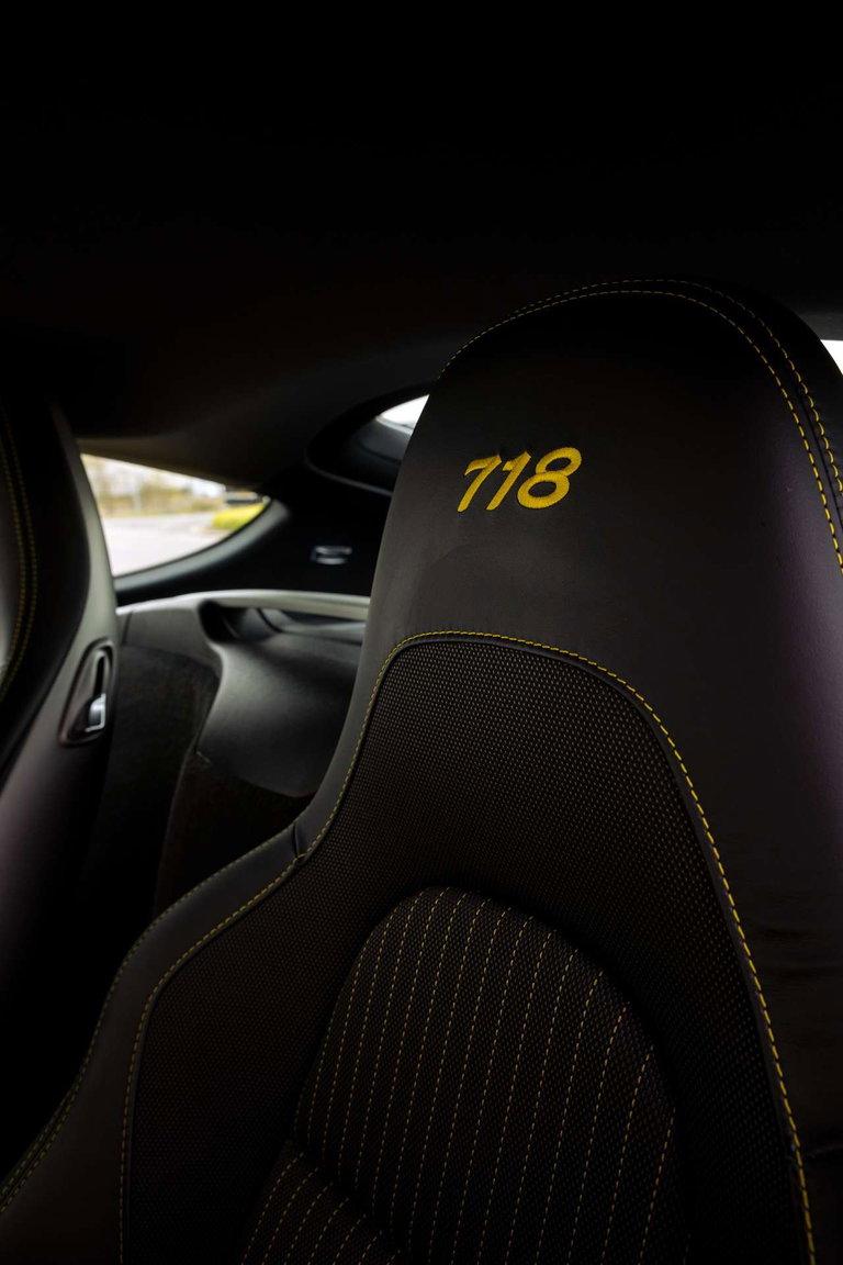 Porsche 718 Cayman T