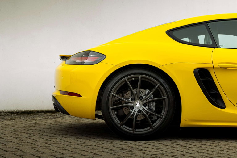 Porsche 718 Cayman T