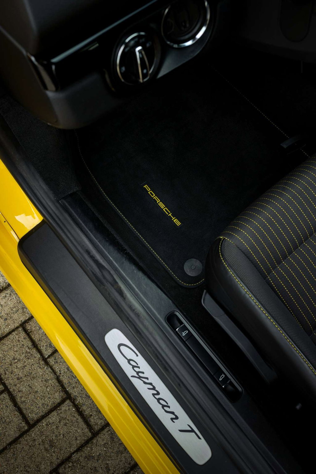 Porsche 718 Cayman T