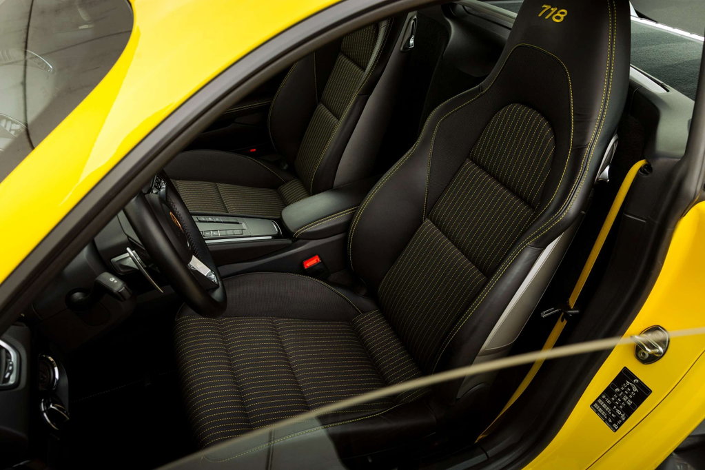 Porsche 718 Cayman T