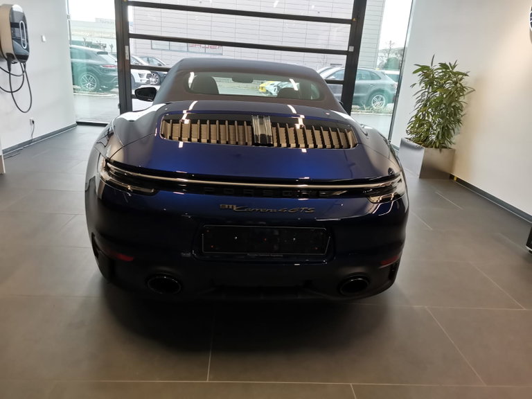 Porsche 992 Carrera 4 GTS