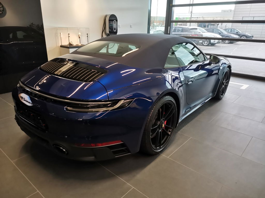 Porsche 992 Carrera 4 GTS