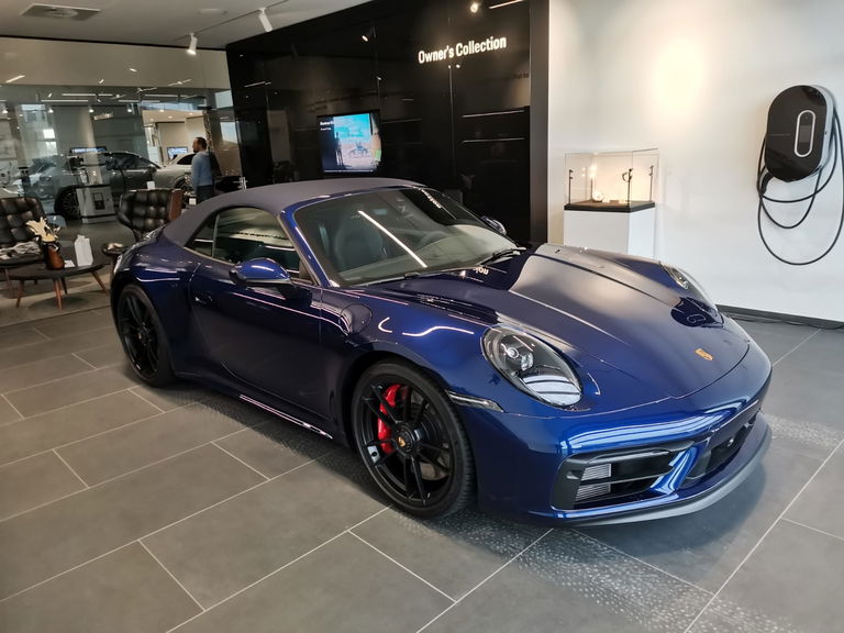 Porsche 992 Carrera 4 GTS