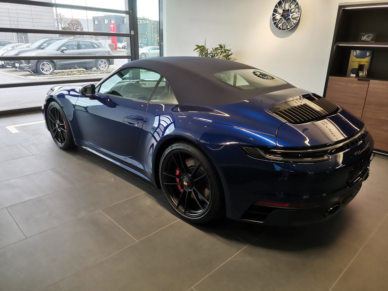 Porsche 992 Carrera 4 GTS