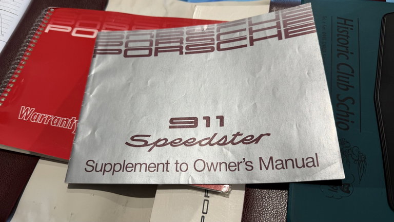 Porsche 911 Carrera 3.2 Speedster