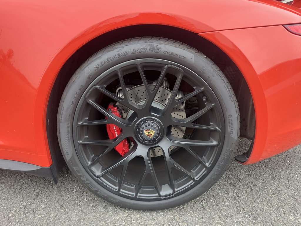 Porsche 991 Carrera GTS