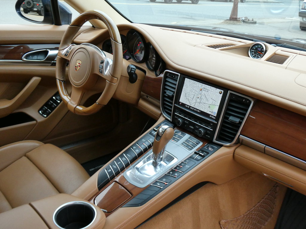 Porsche Panamera 4S