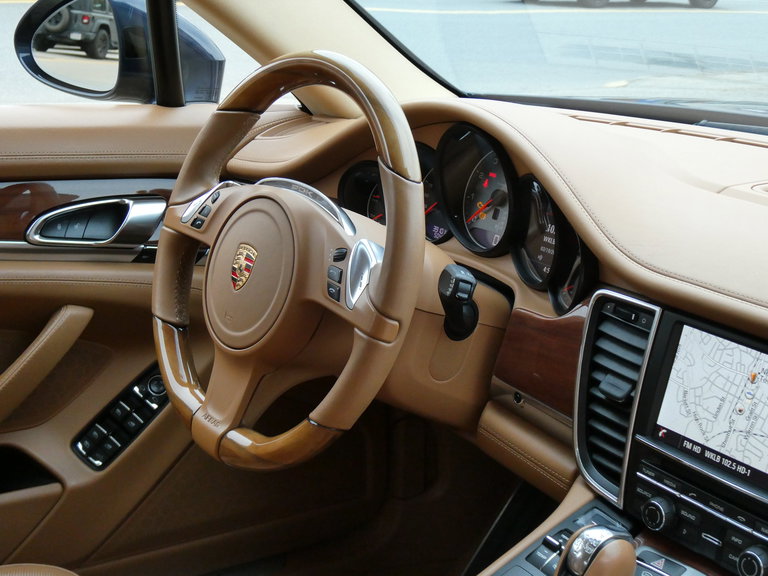 Porsche Panamera 4S