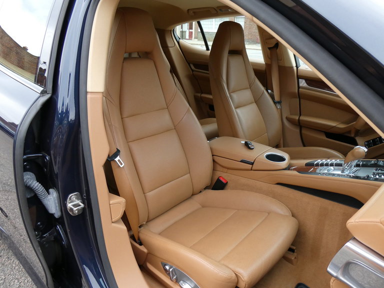 Porsche Panamera 4S