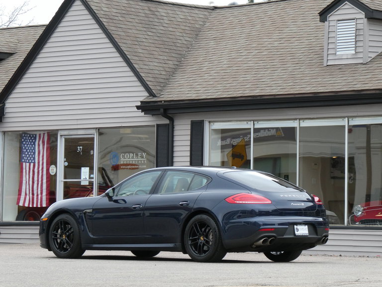Porsche Panamera 4S