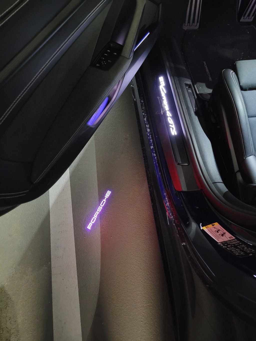 Porsche 992 Carrera 4 GTS