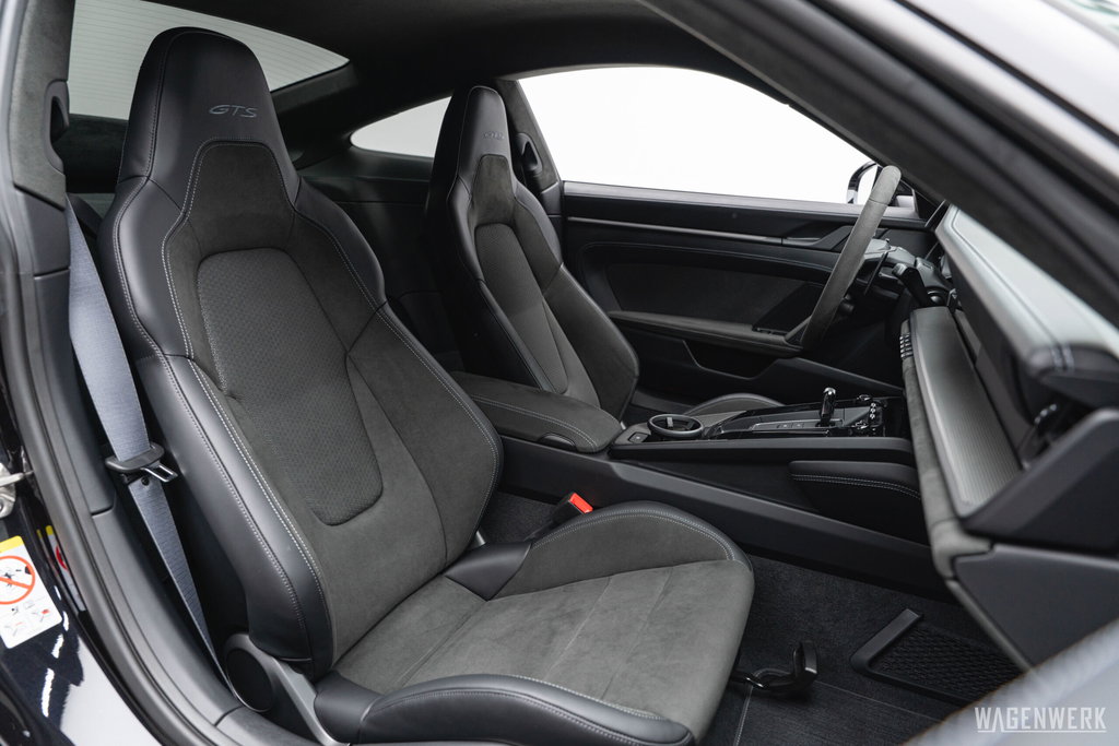 Porsche 992.2 Carrera GTS