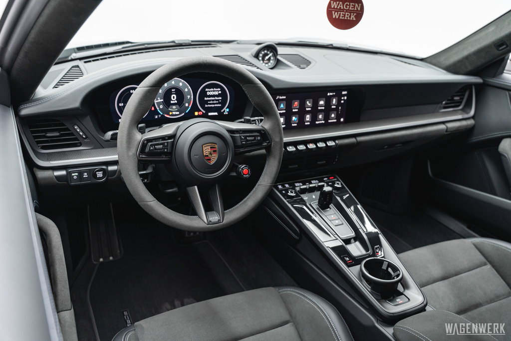 Porsche 992.2 Carrera GTS