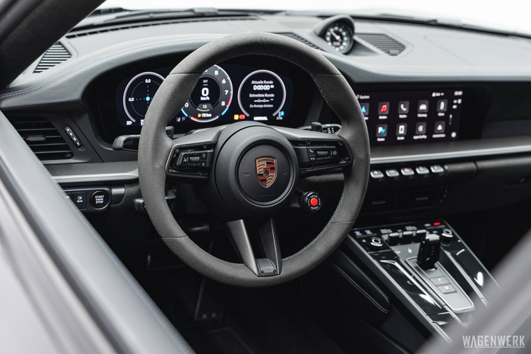 Porsche 992.2 Carrera GTS