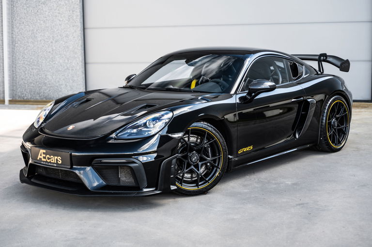 Porsche 718 Cayman GT4 RS