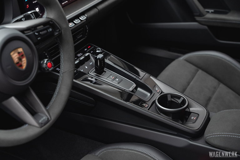 Porsche 992.2 Carrera GTS