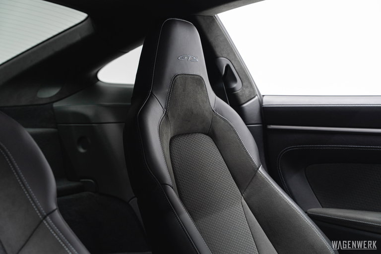 Porsche 992.2 Carrera GTS