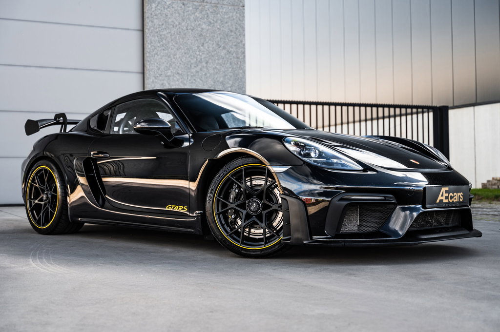 Porsche 718 Cayman GT4 RS