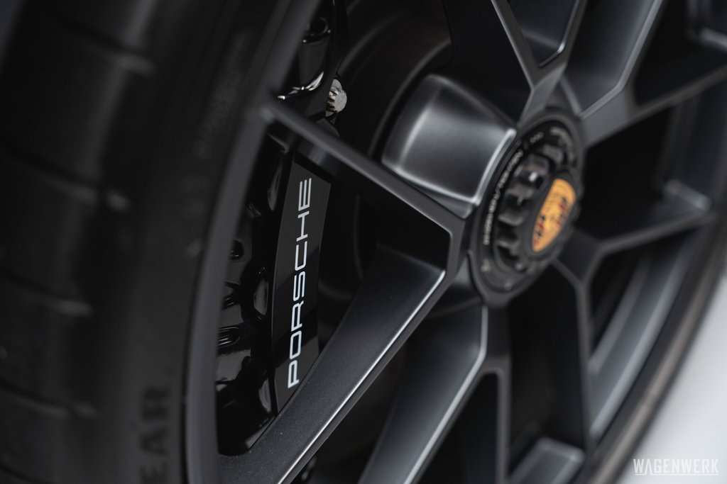 Porsche 992.2 Carrera GTS