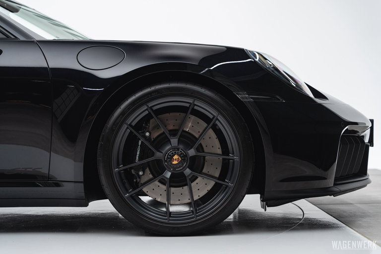 Porsche 992.2 Carrera GTS