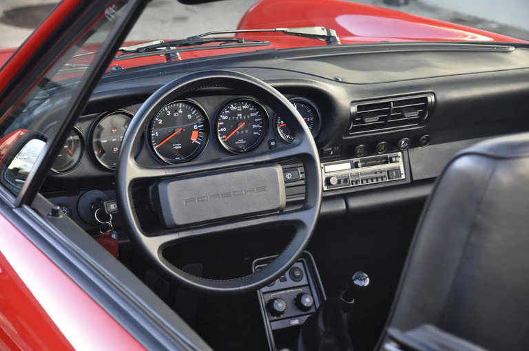 Porsche 911 Carrera 3.2