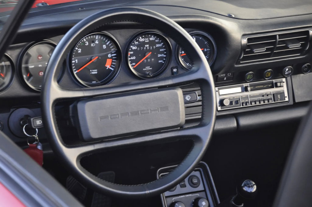 Porsche 911 Carrera 3.2