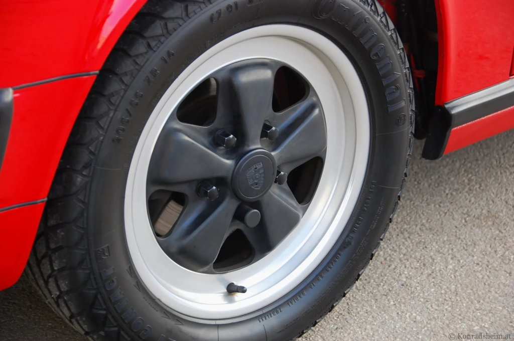 Porsche 911 Carrera 3.2