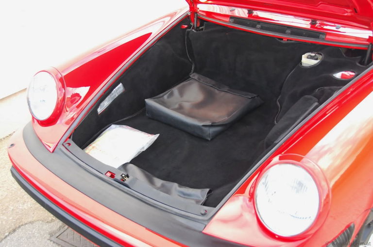 Porsche 911 Carrera 3.2