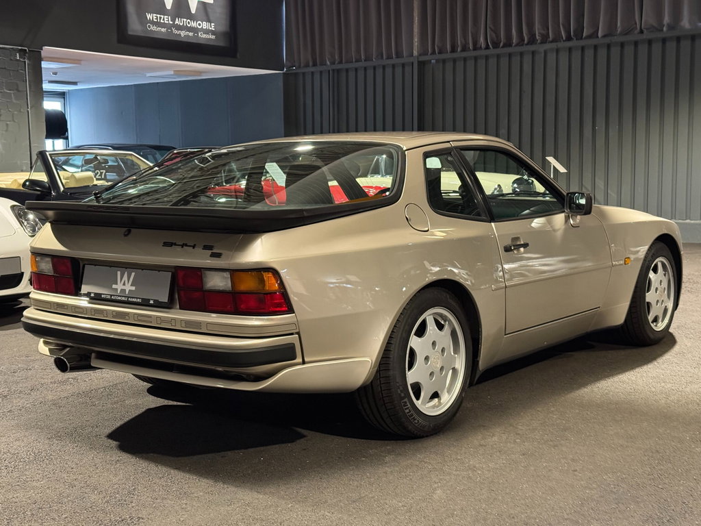 Porsche 944 S2 Coupé