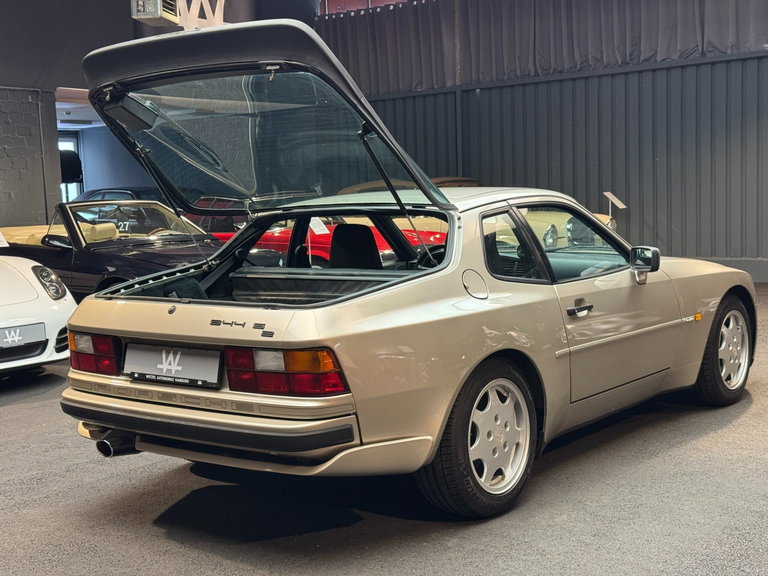 Porsche 944 S2 Coupé