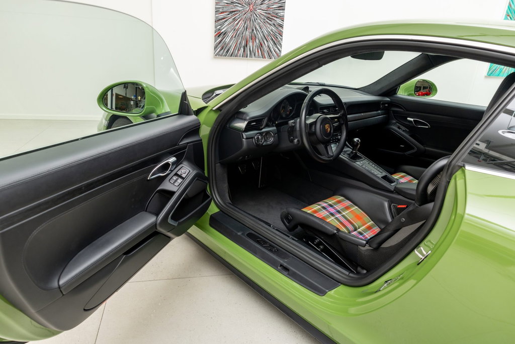 Porsche 991.2 GT3 Touring