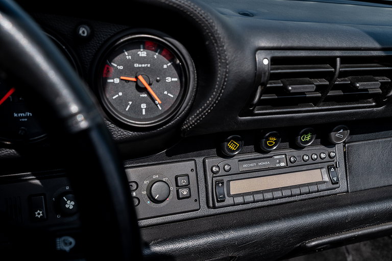 Porsche 964 Carrera 4