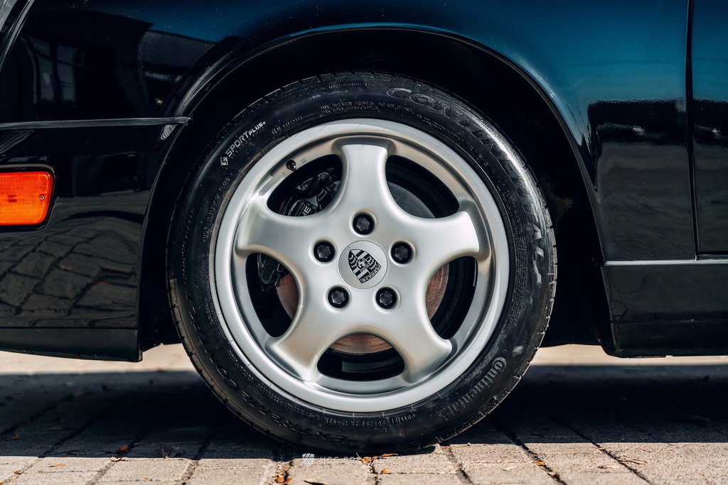 Porsche 964 Carrera 2 Speedster