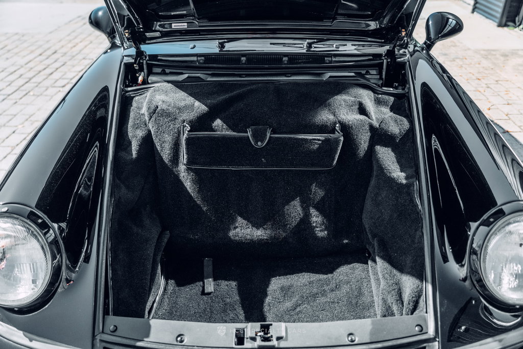 Porsche 964 Carrera 2 Speedster