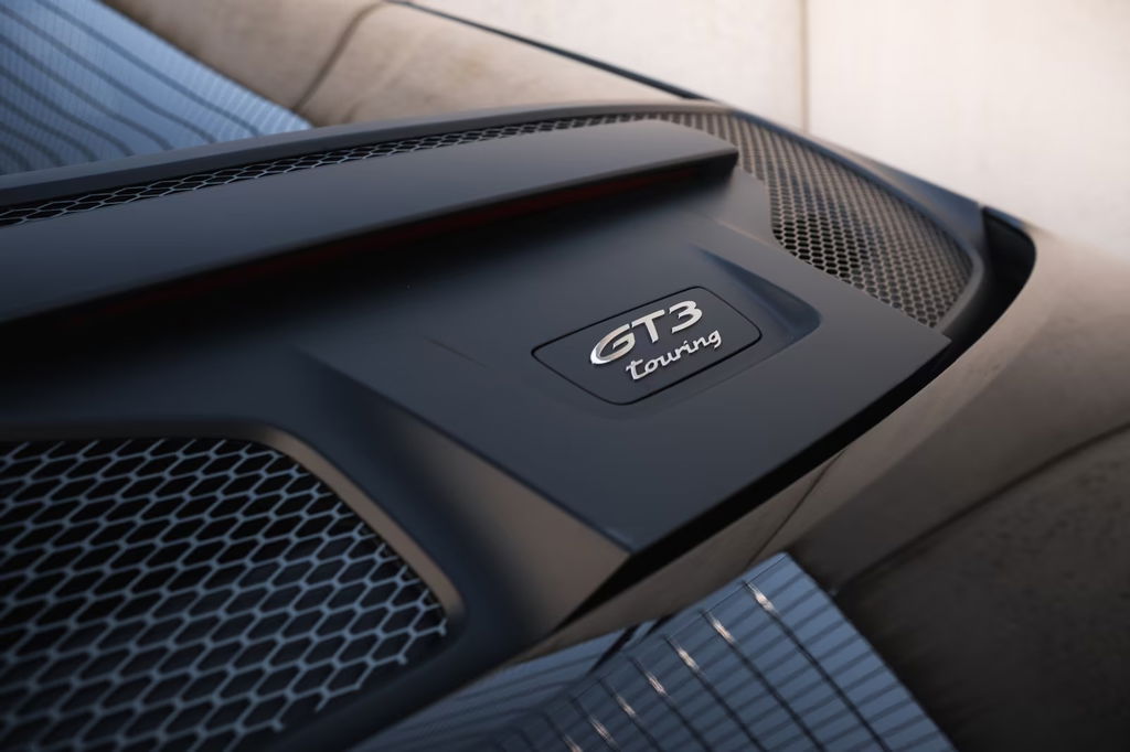 Porsche 992 GT3 Touring