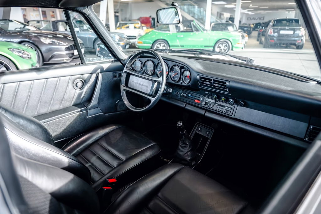 Porsche 911 Carrera 3.2