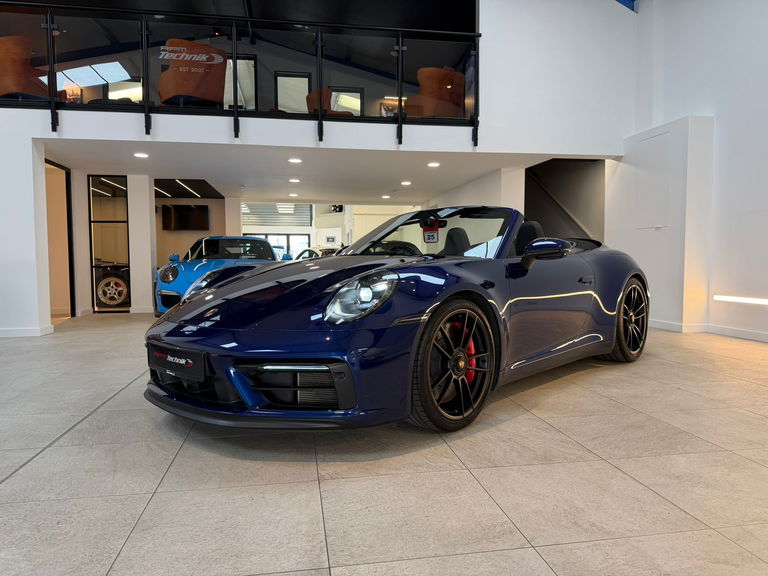 Porsche 992 Carrera 4 GTS