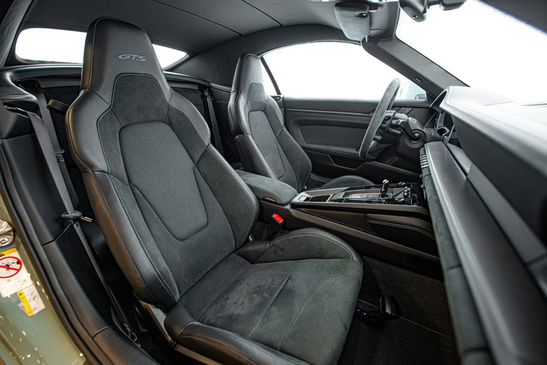 Porsche 992.2 Carrera GTS