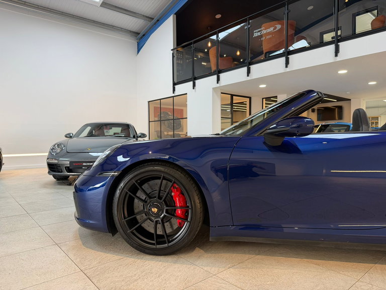 Porsche 992 Carrera 4 GTS