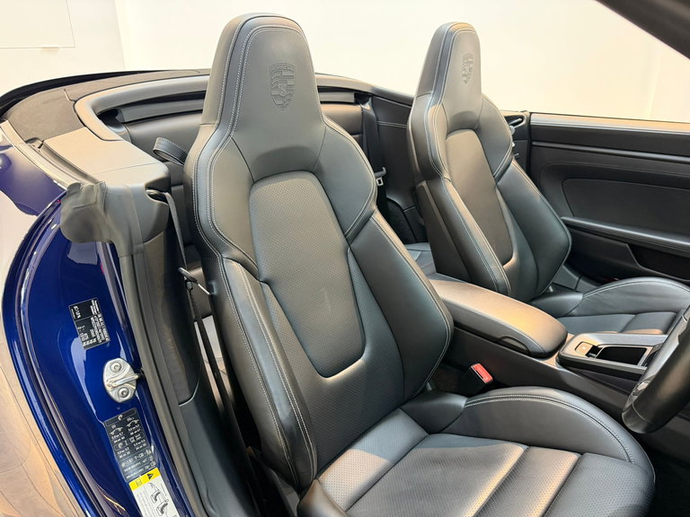 Porsche 992 Carrera 4 GTS