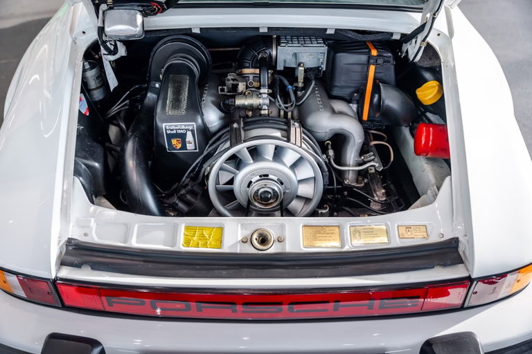 Porsche 911 Carrera 3.2