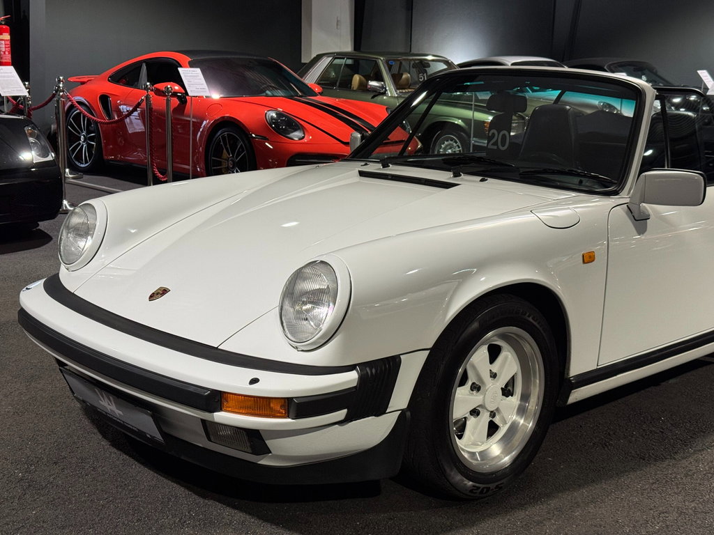 Porsche 911 Carrera 3.2