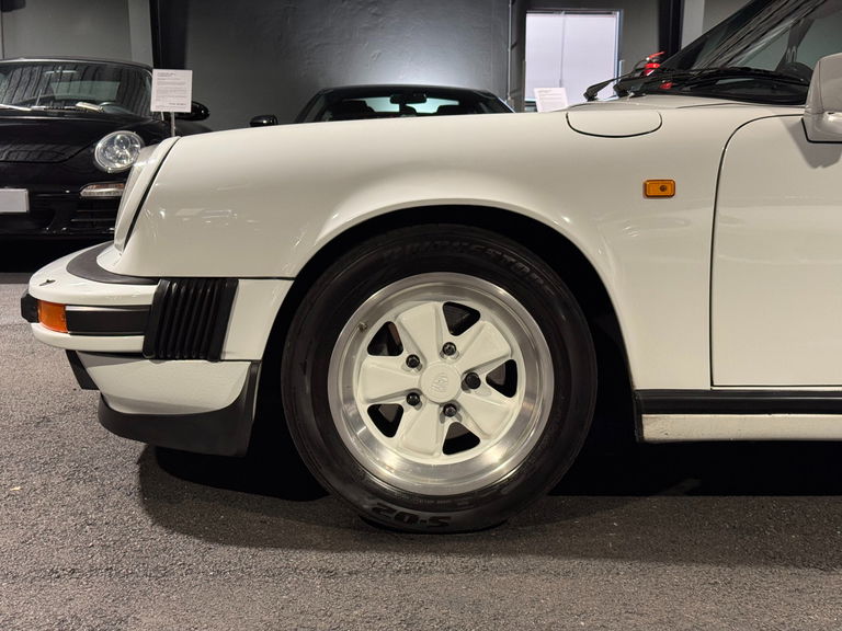 Porsche 911 Carrera 3.2