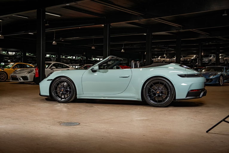 Porsche 992.2 Carrera GTS